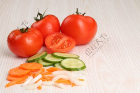 西红柿黄瓜片胡萝卜片图片