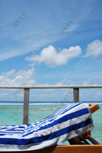 从马尔代夫的水上别墅海景和clouscape