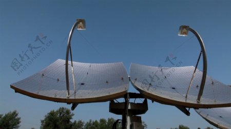 在沙漠的7股票视频的太阳能电池板阵列