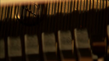 钢琴锤子拨动琴弦的钢琴2股权的录像