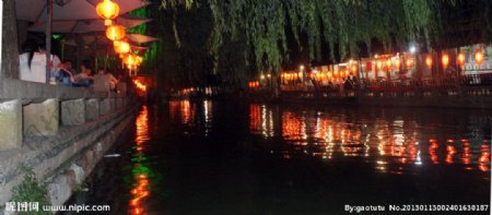 周庄古镇夜景图片