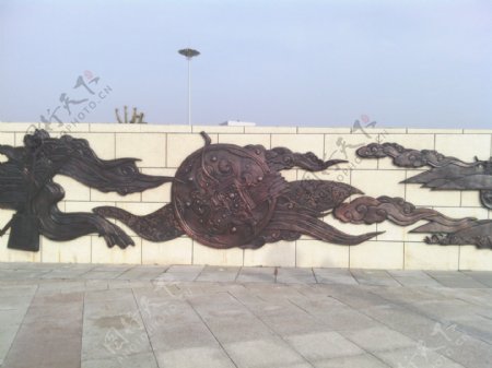 内蒙太旗广场雕塑图片