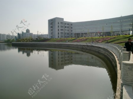 华中科技大学东九楼图片