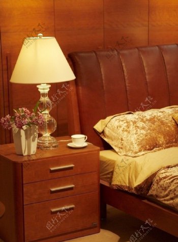 中式风格卧室床头水晶灯图片