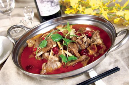 红汤羊肉锅图片