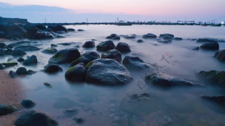 硇洲岛黑石滩日出美景图片