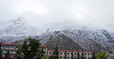 四川民族学院雪景图片