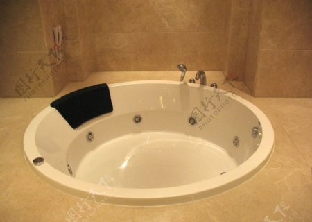 豪华浴缸图片