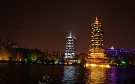 桂林双塔夜景图片