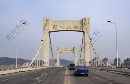 雾凇大桥图片