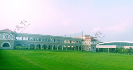 西亚斯国际学院高尔夫球场图片
