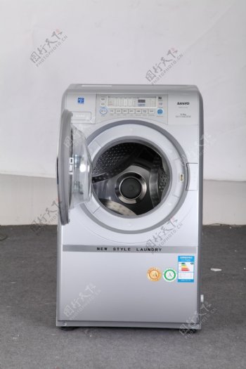 三洋全自动滚筒洗衣机图片