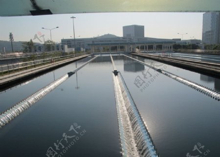 净水厂平流式沉淀池图片