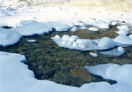 冬天的小河图片