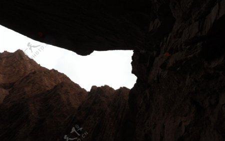 天山神秘大峡谷图片