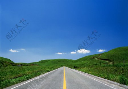 绿野笔直公路图片