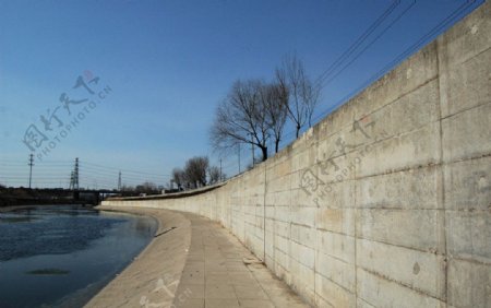 北京京东通惠河岸边图片