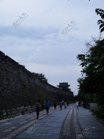 赣州古城墙八境塔楼图片