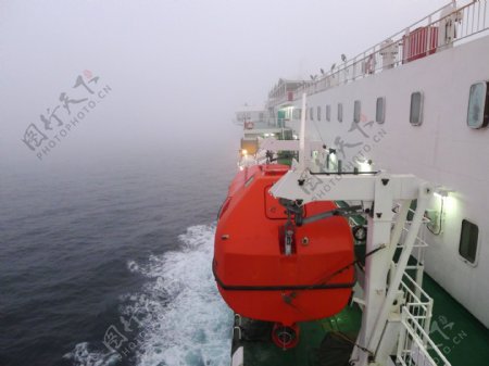 渤海珍珠号的救生艇图片