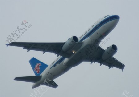 南航飞机A320图片