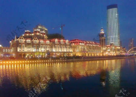 天津火车站夜景图片