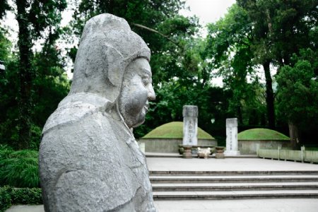 浙江杭州西湖岳王庙岳飞墓前雕像图片