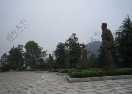 毛主席六位亲人铜像广场图片
