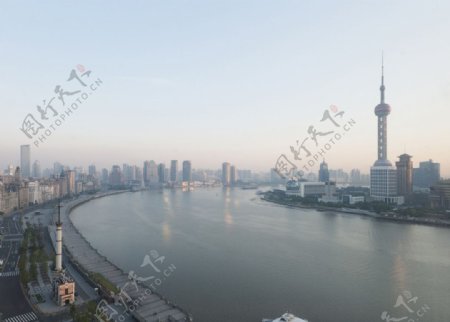 上海外滩黄浦江清晨图片