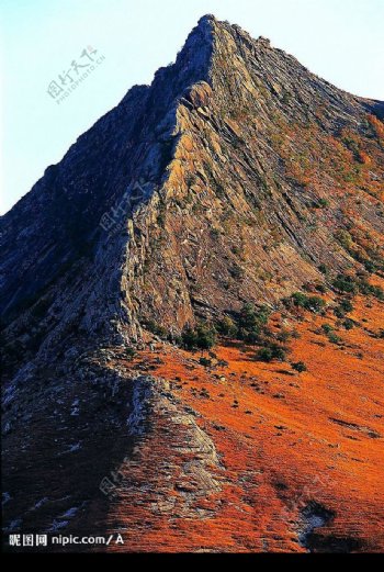 青山岩臼图片