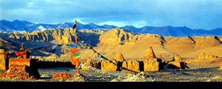 西藏阿里扎达托林寺佛塔图片