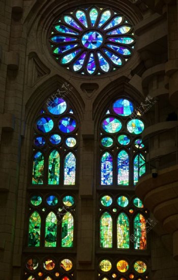 圣家堂内景窗饰图片
