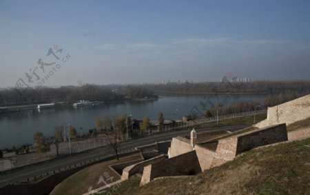 多瑙河畔的城堡图片