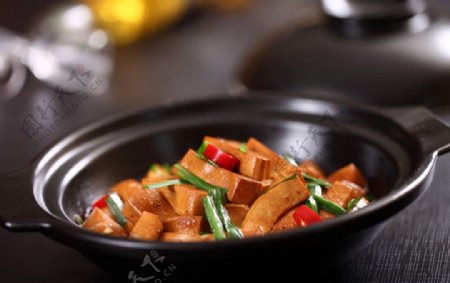 韭菜焖豆腐图片