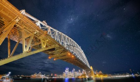 星空下的悉尼海港大桥图片