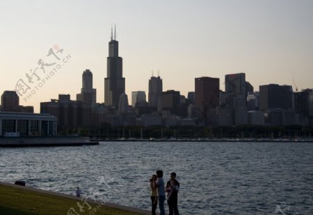 芝加哥密歇根湖的黄昏图片