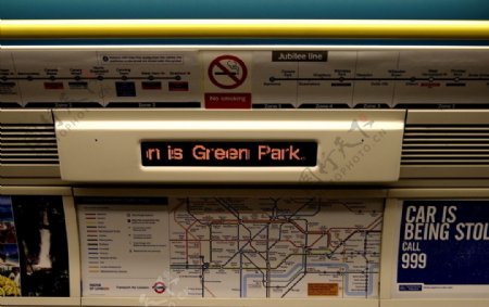 英国伦敦地铁车厢站牌示意图和内景图片