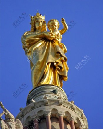 法国马赛歌剧院顶上的雕塑图片
