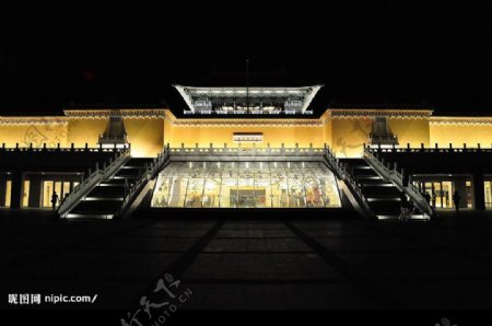 台灣台北故宮博物院主展覽館夜視图片