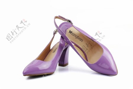 紫色高跟鞋图片