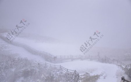 石卡雪山图片