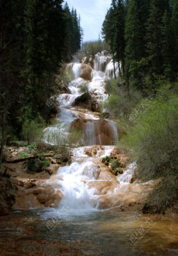 山水瀑布图片