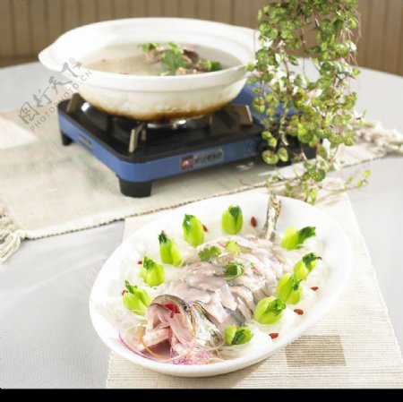 浓汤桂鱼图片