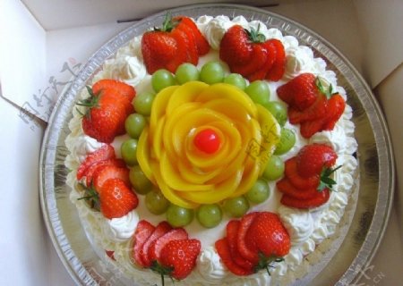 水果纯奶油蛋糕图片