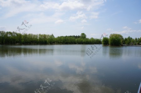 湖水清清图片
