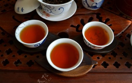 红茶茶汤汤色图片
