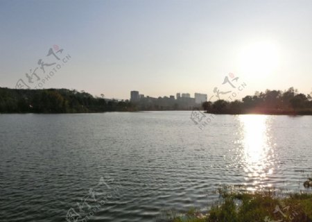 湖水景观图片