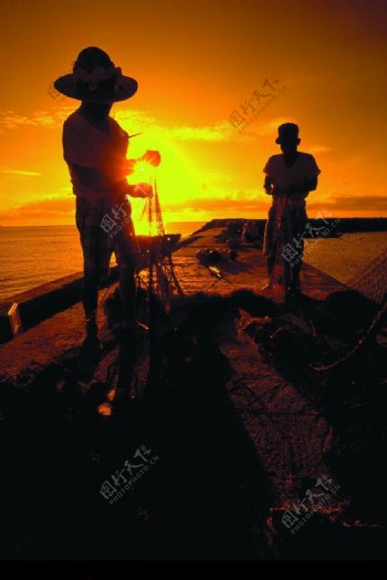 渔民和渔船图片