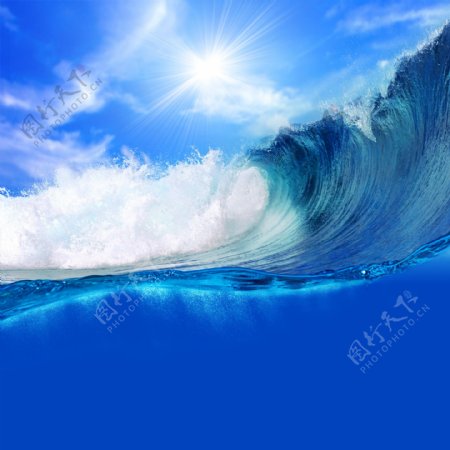 大海巨浪图片