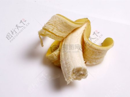 剥皮后的香蕉