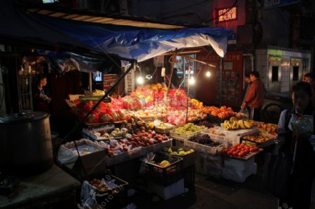 晚上水果市场传统的